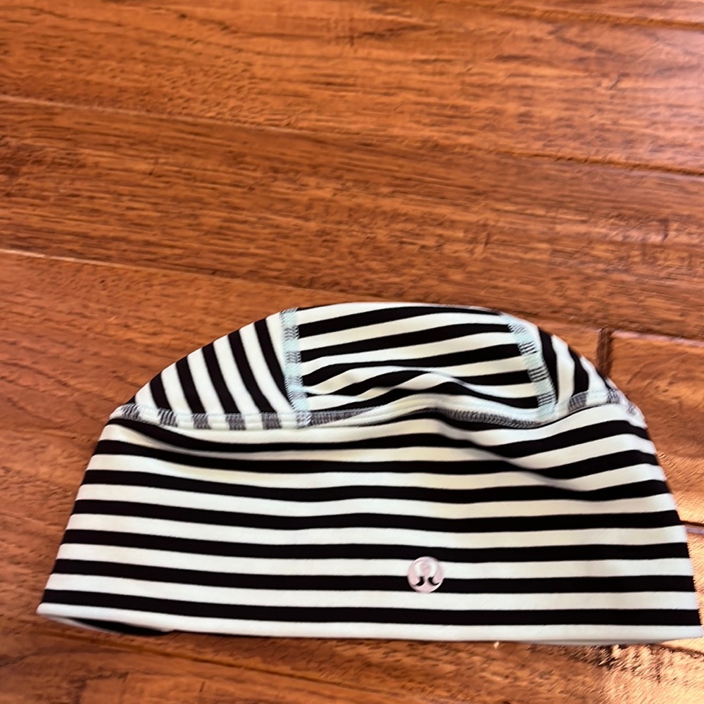 Lululemon running beanie